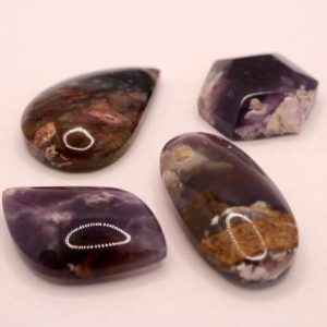 Cabochon Calcédoine violette