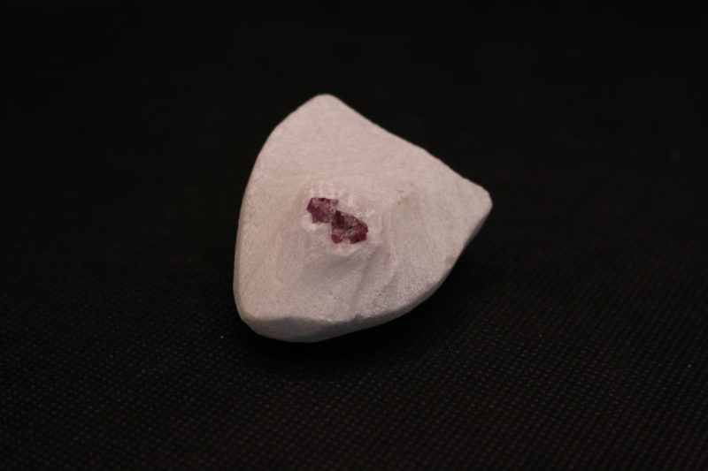 Spinelle Rouge Cristallisée (petit modèle) – Image 2