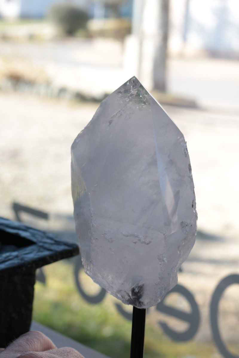 Cristal de Roche sur Présentoir – Image 2