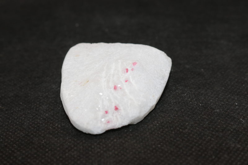 Spinelle Rouge Cristallisée (petit modèle) – Image 4