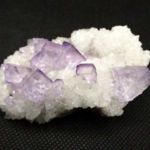 Fluorite sur Cristal