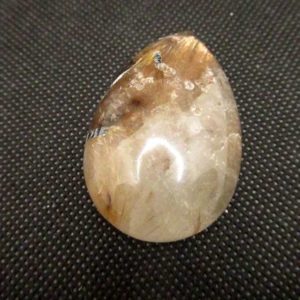 Quartz Rutile Brun Ovale
