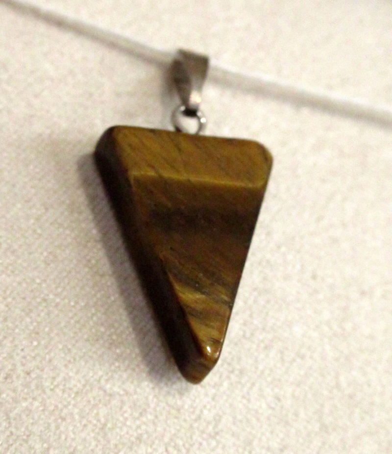 Pendentif Triangle Oeil de Tigre