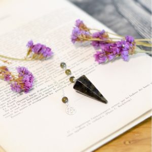 Pendule Hexagonal Labradorite et charm Pentacle