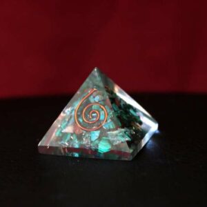 Pyramide Orgone Malachite – Image 2
