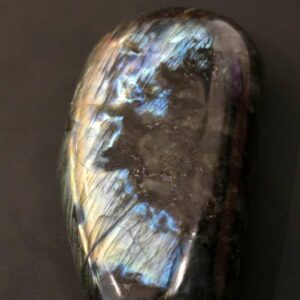 Labradorite 980 g – Image 3