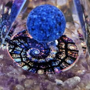 Pyramide Orgone Lapis Lazuli et Améthyste – Image 3