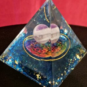 Pyramide Orgone Bleue et Sphère Améthyste – Image 3