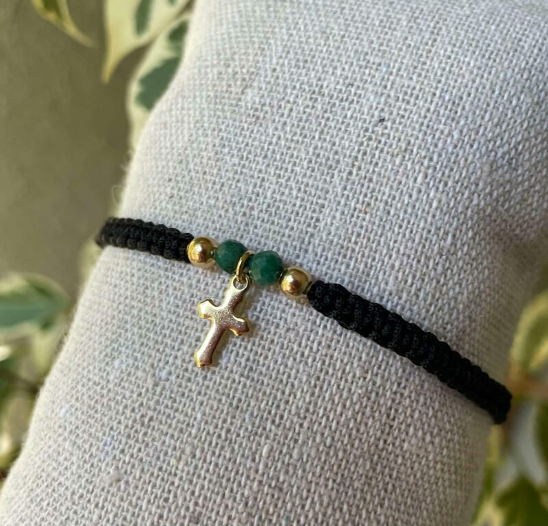 Bracelet Croix dorée et Emeraude