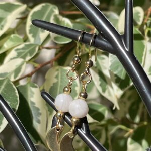 Boucles d'Oreille Agate Blanche et Lune dorée