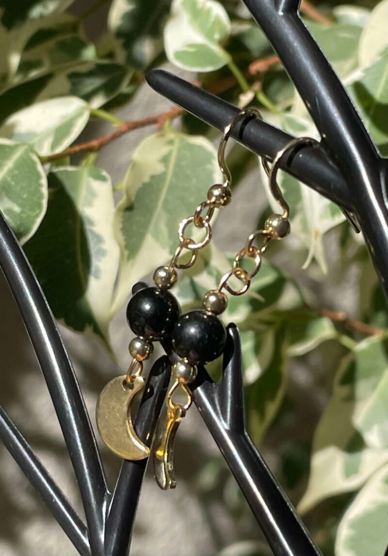 Boucles d'Oreille Tourmaline Noire et Lune dorée