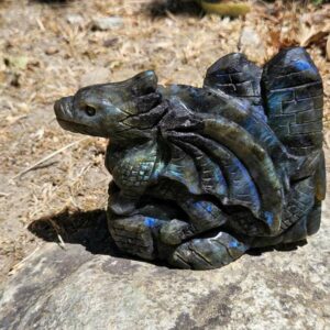 Dragon en Labradorite