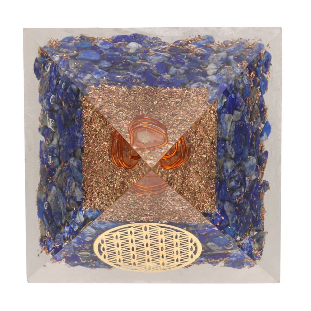 Pyramide en Orgone Lapis Lazuli et Fleur de Vie – Image 2