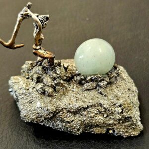 Mineur sur Pyrite avec Aventurine Verte